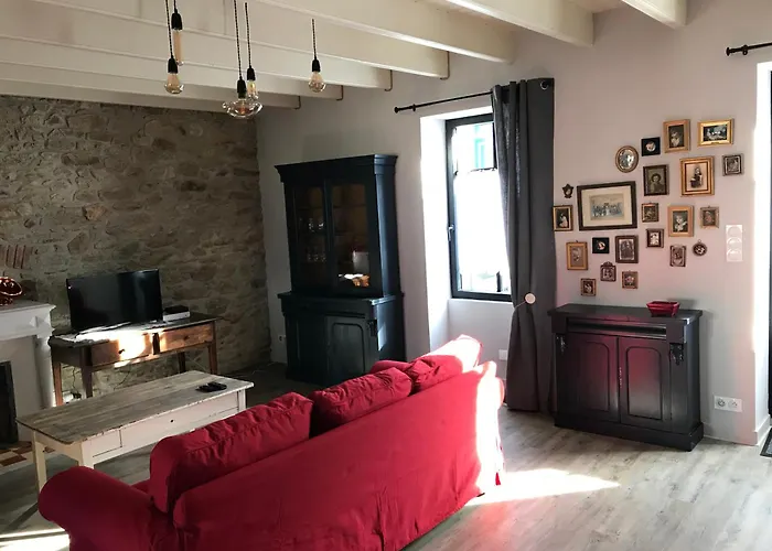 Petite Maison De Pêcheur Centre à 2 Mn à Pied Du Port , La Commerce Hébergement de vacances *